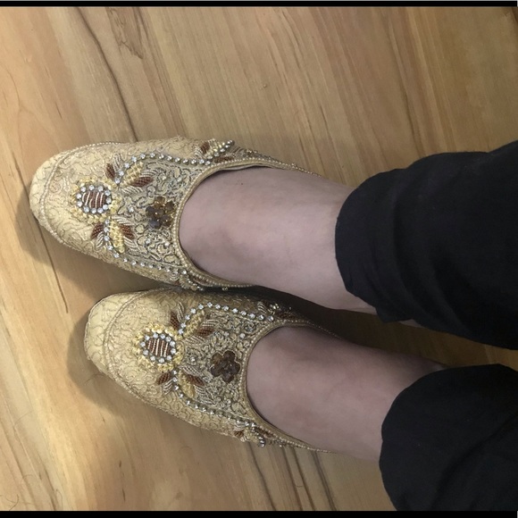 Golden Embellished heel sandals - Picture 1 of 4